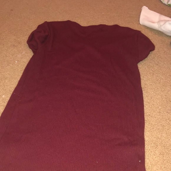 A maroon short sleeve top - Picture 2 of 2